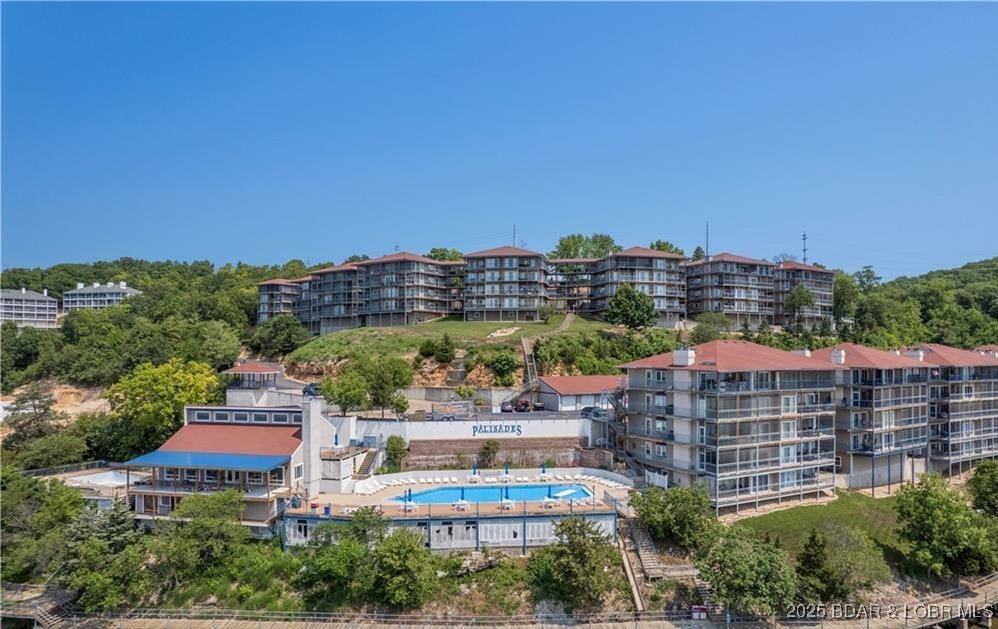 Palisades Condominium - Residential