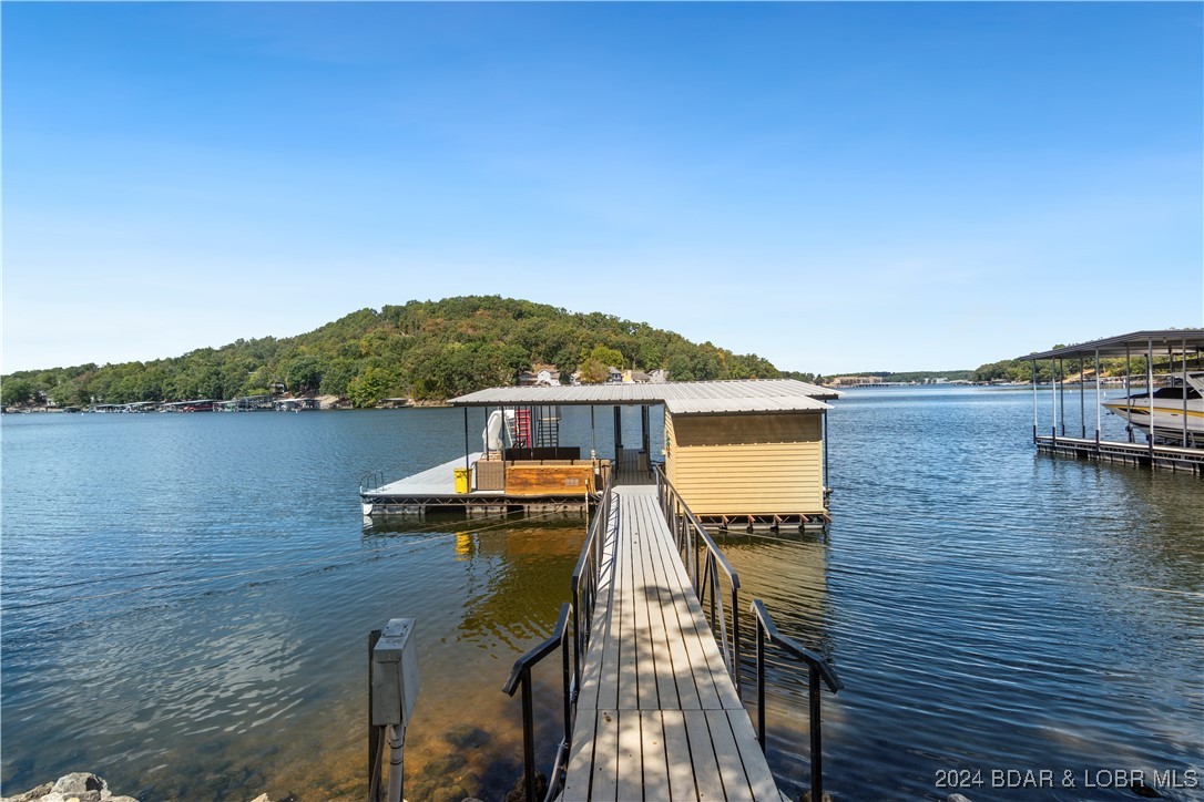 Sunrise Beach, Missouri 65079, United States, 5 Bedrooms Bedrooms, ,5 BathroomsBathrooms,Residential,Contingent,43093