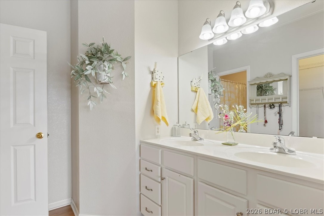 Oak Bluff Condominium - Residential