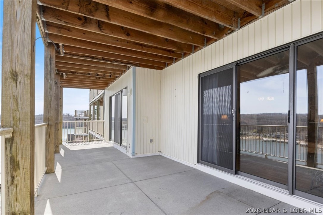 Oak Bluff Condominium - Residential