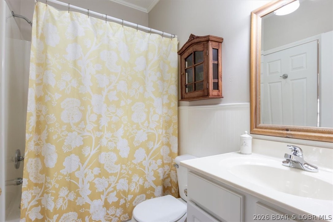 Oak Bluff Condominium - Residential