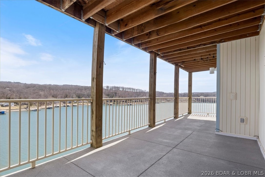 Oak Bluff Condominium - Residential