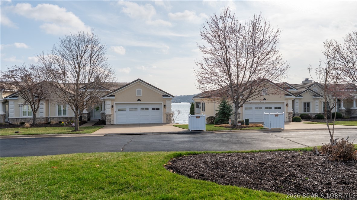 La Riva Est - Residential