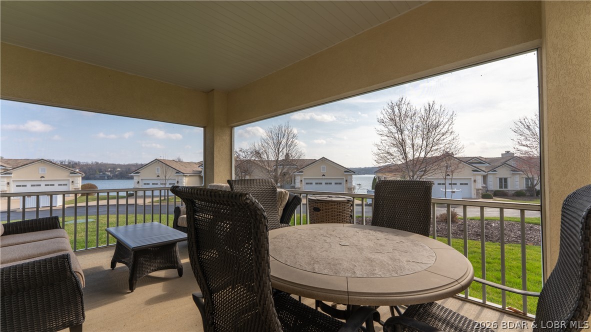 La Riva Est - Residential