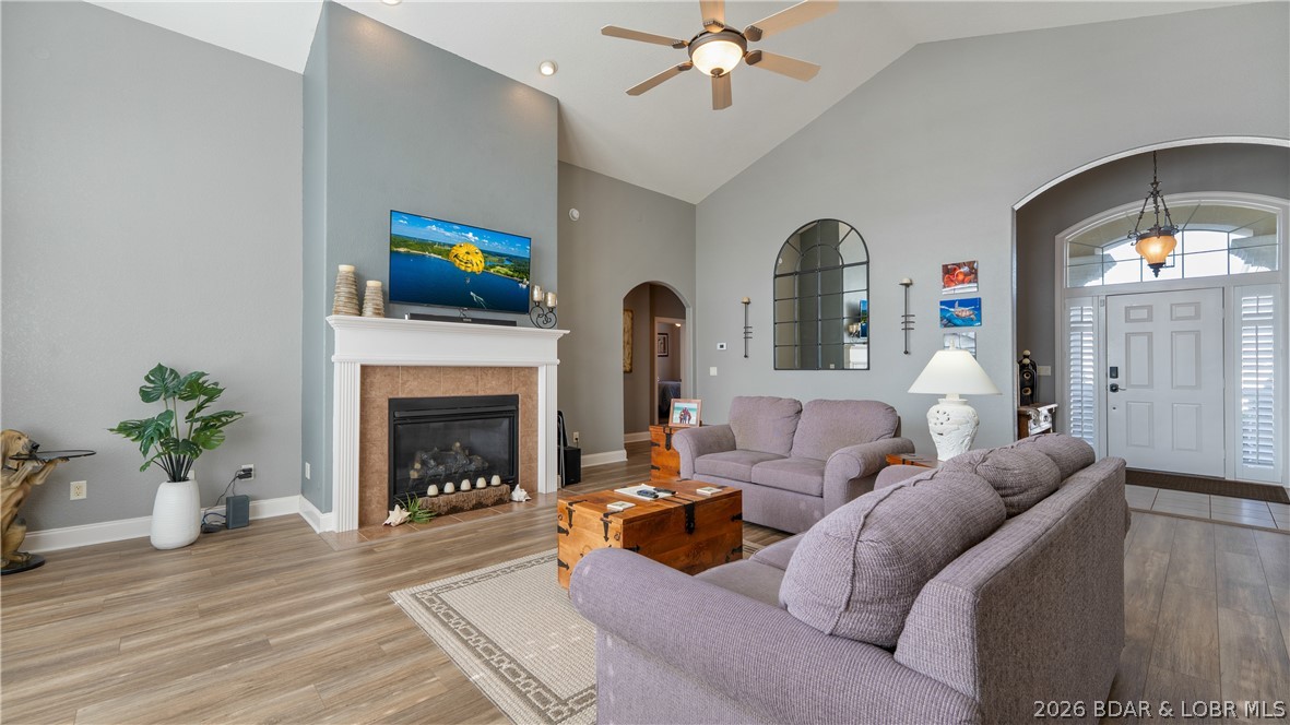 La Riva Est - Residential