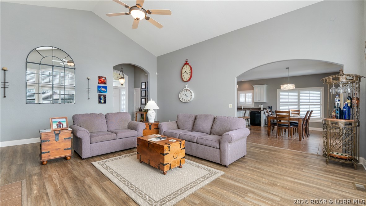 La Riva Est - Residential