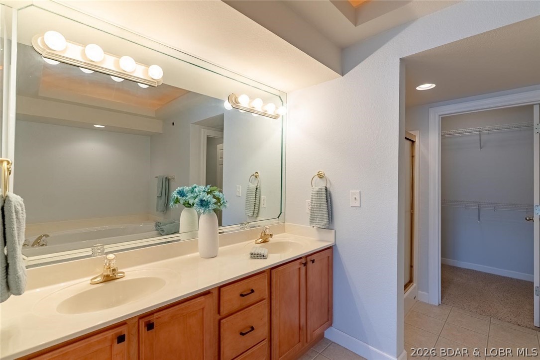 Lighthouse Pointe Condominium - Residential