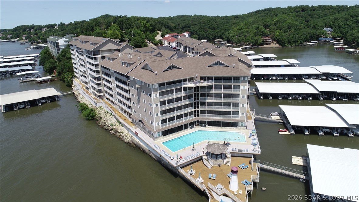 Lighthouse Pointe Condominium - Residential