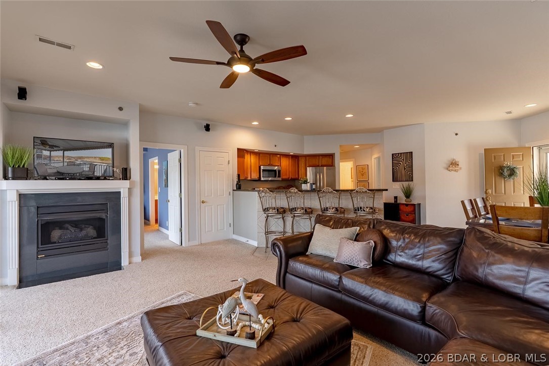 Lighthouse Pointe Condominium - Residential