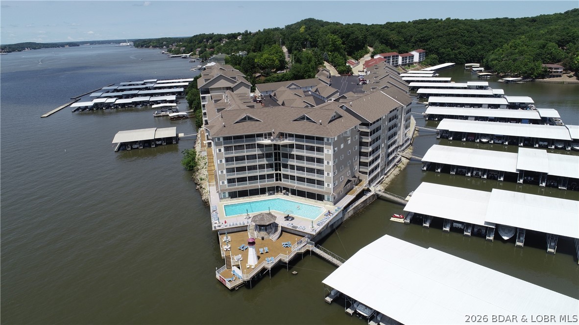 Lighthouse Pointe Condominium - Residential