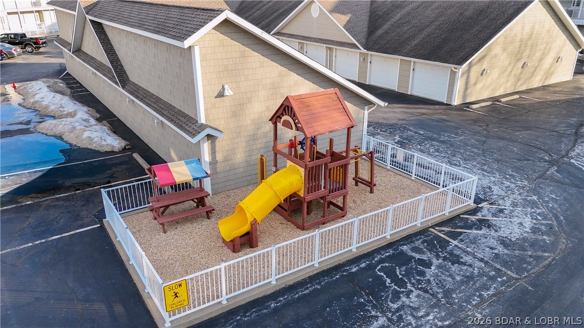 Lighthouse Pointe Condominium - Residential