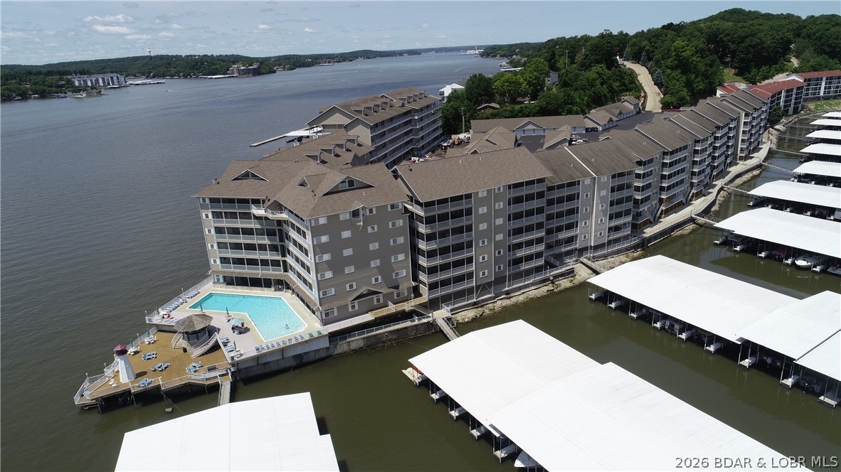 Lighthouse Pointe Condominium - Residential