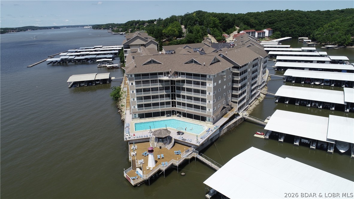 Lighthouse Pointe Condominium - Residential