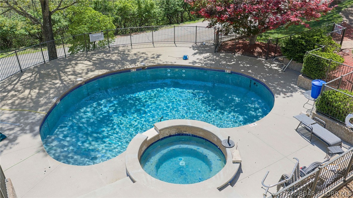 Four Seasons Racqt-Cntry Club - Residential
