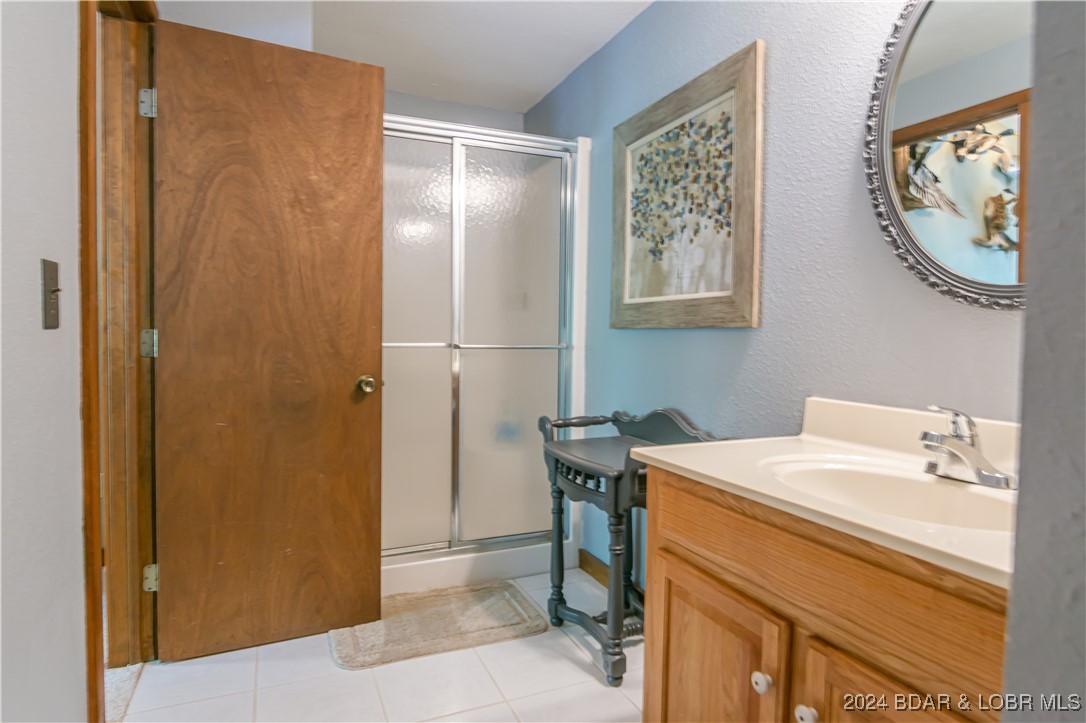 Sunrise Beach, Missouri 65079, United States, 2 Bedrooms Bedrooms, ,2 BathroomsBathrooms,Residential,Contingent,44358