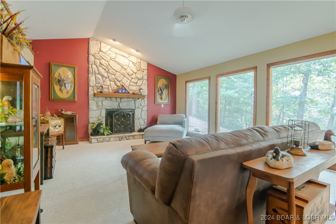 Sunrise Beach, Missouri 65079, United States, 2 Bedrooms Bedrooms, ,2 BathroomsBathrooms,Residential,Contingent,44358