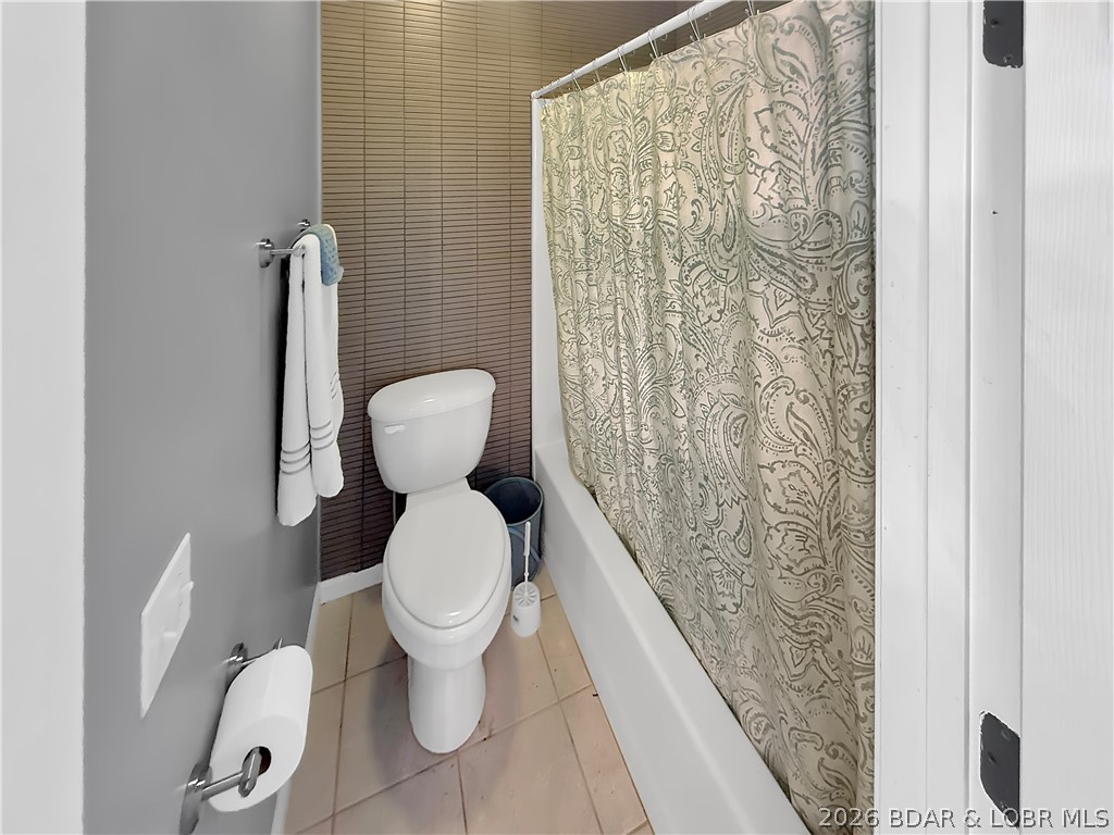 Oak Bluff Condominium - Residential
