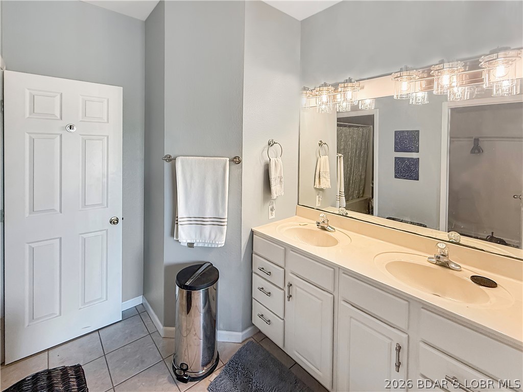 Oak Bluff Condominium - Residential