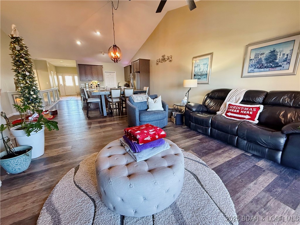 Villas At Grandview - Residential