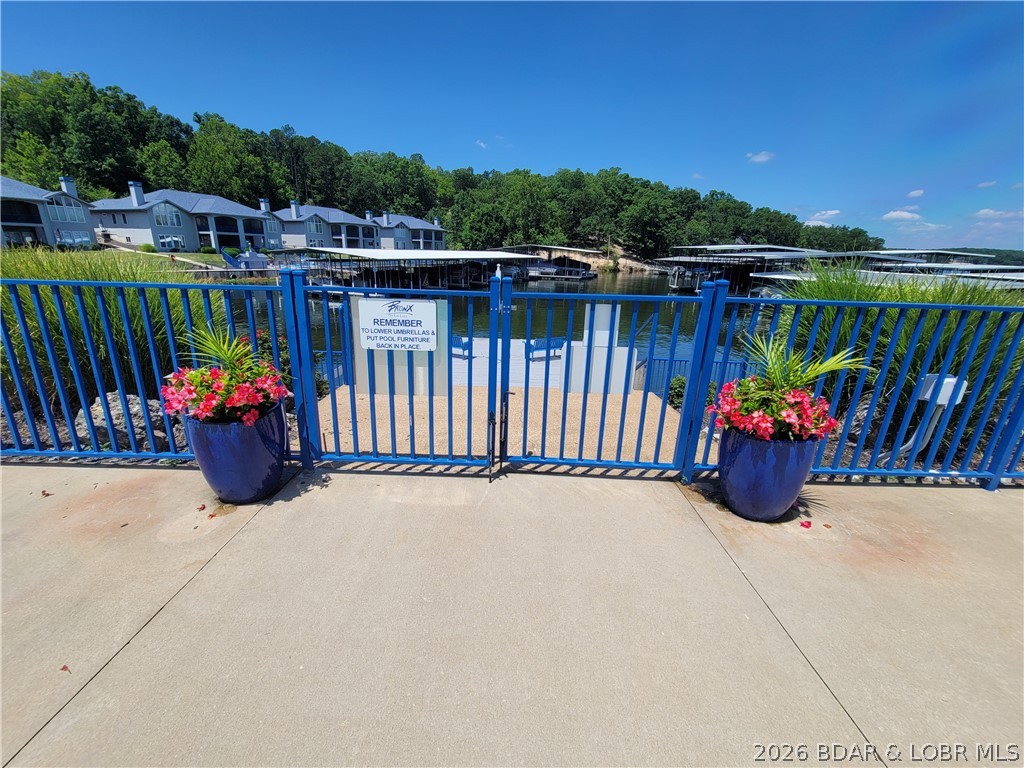 The Bronx On The Lake Condo - Residential