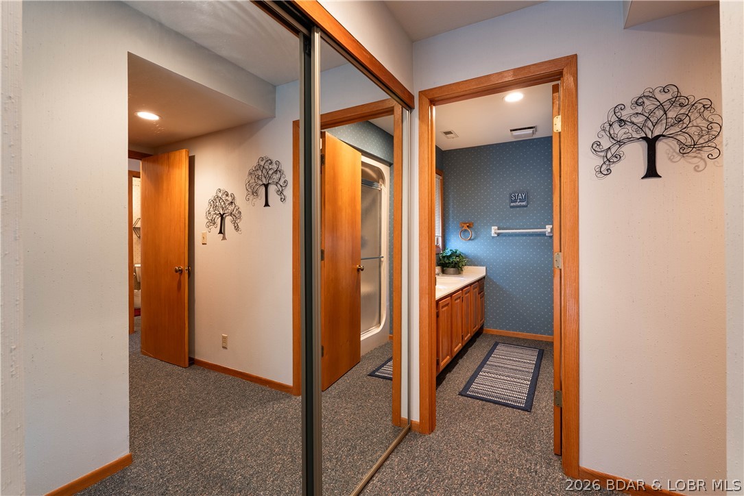 The Bronx On The Lake Condo - Residential