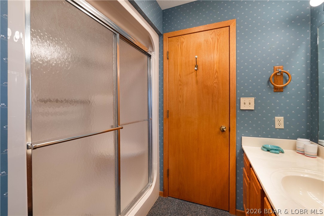 The Bronx On The Lake Condo - Residential