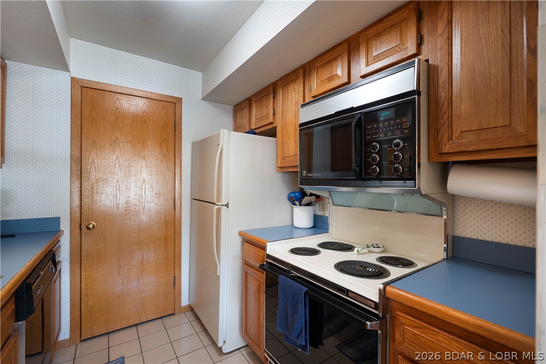 The Bronx On The Lake Condo - Residential