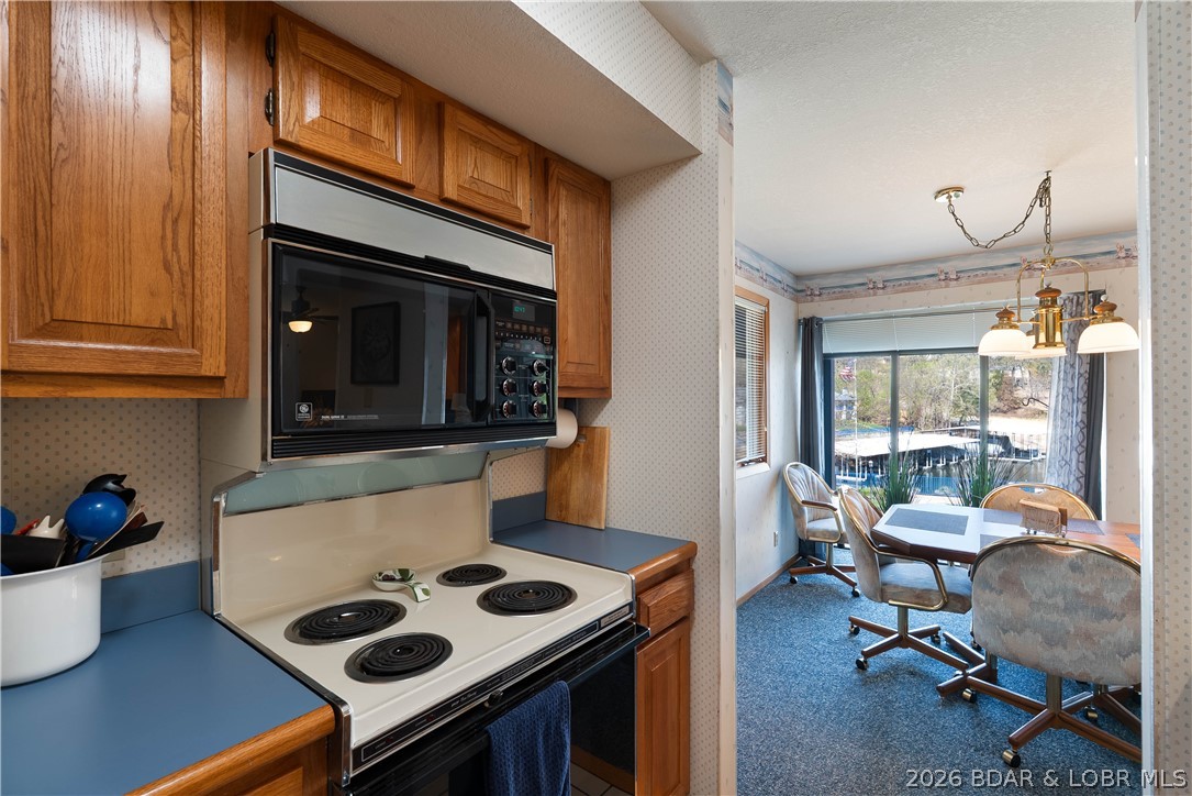 The Bronx On The Lake Condo - Residential