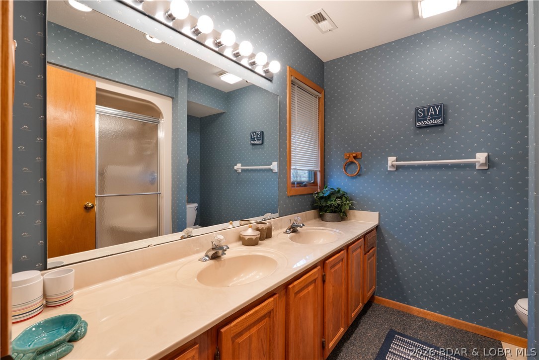 The Bronx On The Lake Condo - Residential