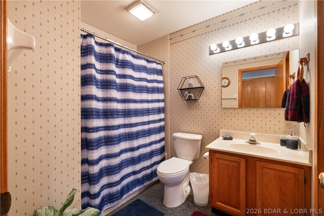 The Bronx On The Lake Condo - Residential