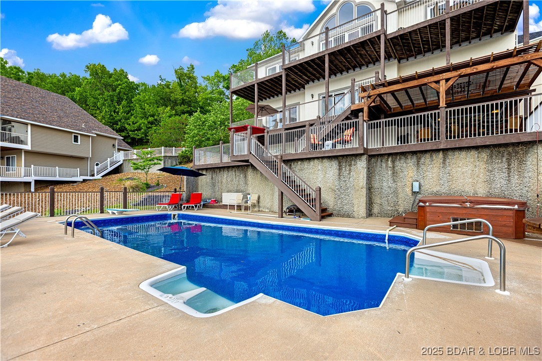 Osage Beach, Missouri 65065, United States, 4 Bedrooms Bedrooms, ,4 BathroomsBathrooms,Residential,Active,91154