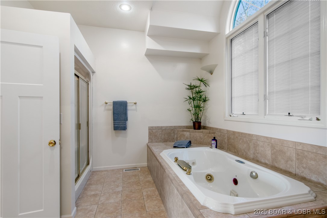 Osage Beach, Missouri 65065, United States, 4 Bedrooms Bedrooms, ,4 BathroomsBathrooms,Residential,Active,91154