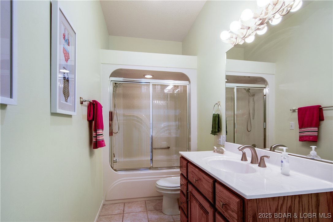 Osage Beach, Missouri 65065, United States, 4 Bedrooms Bedrooms, ,4 BathroomsBathrooms,Residential,Active,91154