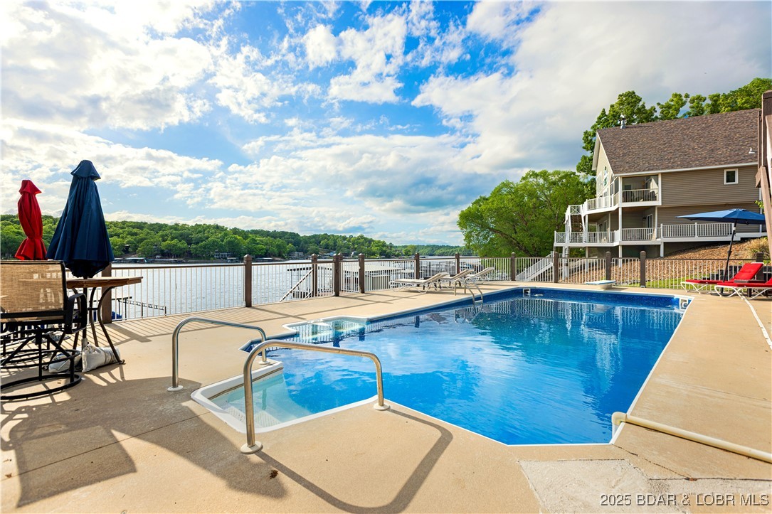Osage Beach, Missouri 65065, United States, 4 Bedrooms Bedrooms, ,4 BathroomsBathrooms,Residential,Active,91154