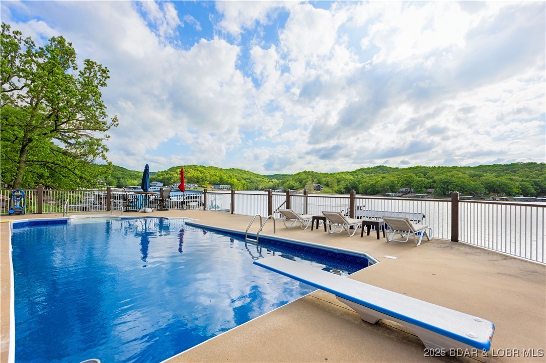 Osage Beach, Missouri 65065, United States, 4 Bedrooms Bedrooms, ,4 BathroomsBathrooms,Residential,Active,91154