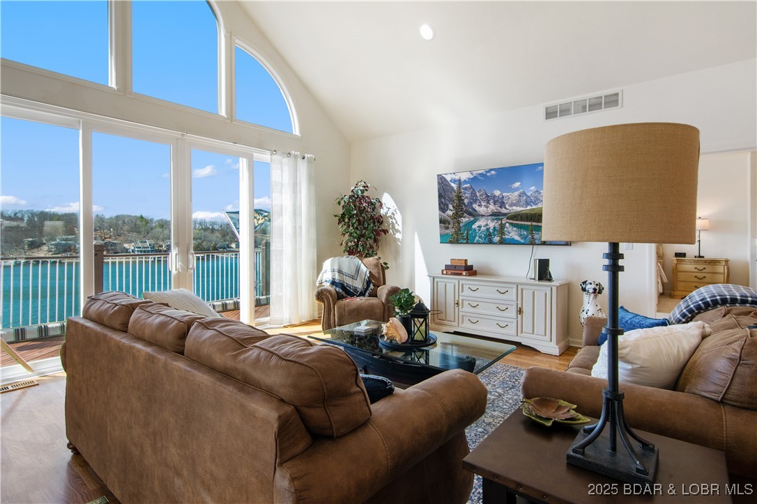 Osage Beach, Missouri 65065, United States, 4 Bedrooms Bedrooms, ,4 BathroomsBathrooms,Residential,Active,91154