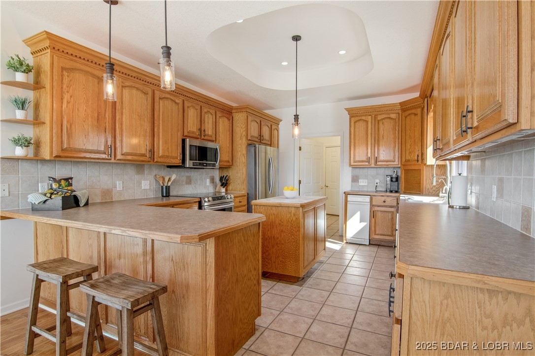 Osage Beach, Missouri 65065, United States, 4 Bedrooms Bedrooms, ,4 BathroomsBathrooms,Residential,Active,91154