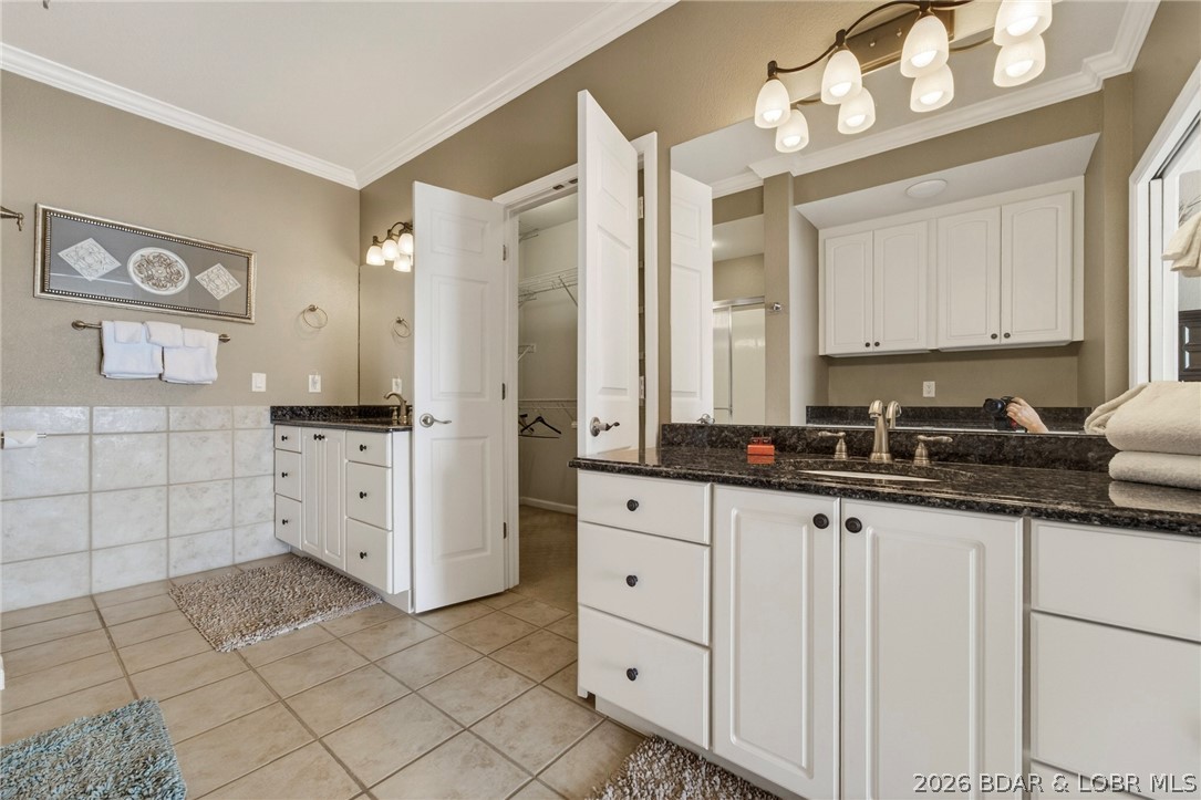 Palisades Condominium - Residential