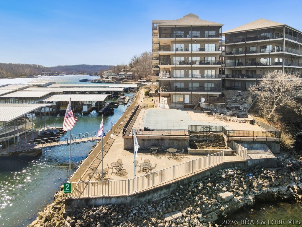 The Falls Condo - Residential