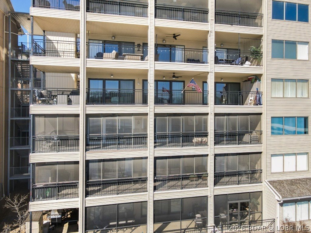 The Falls Condo - Residential