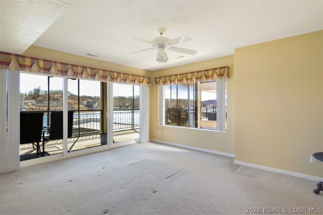 The Falls Condo - Residential