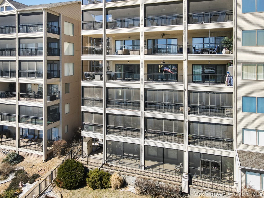 The Falls Condo - Residential