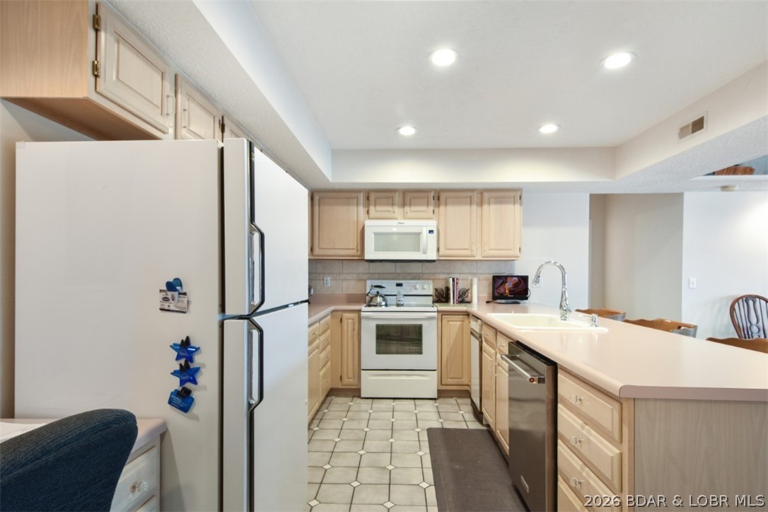 The Falls Condo - Residential