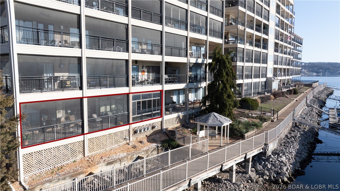 The Falls Condo - Residential