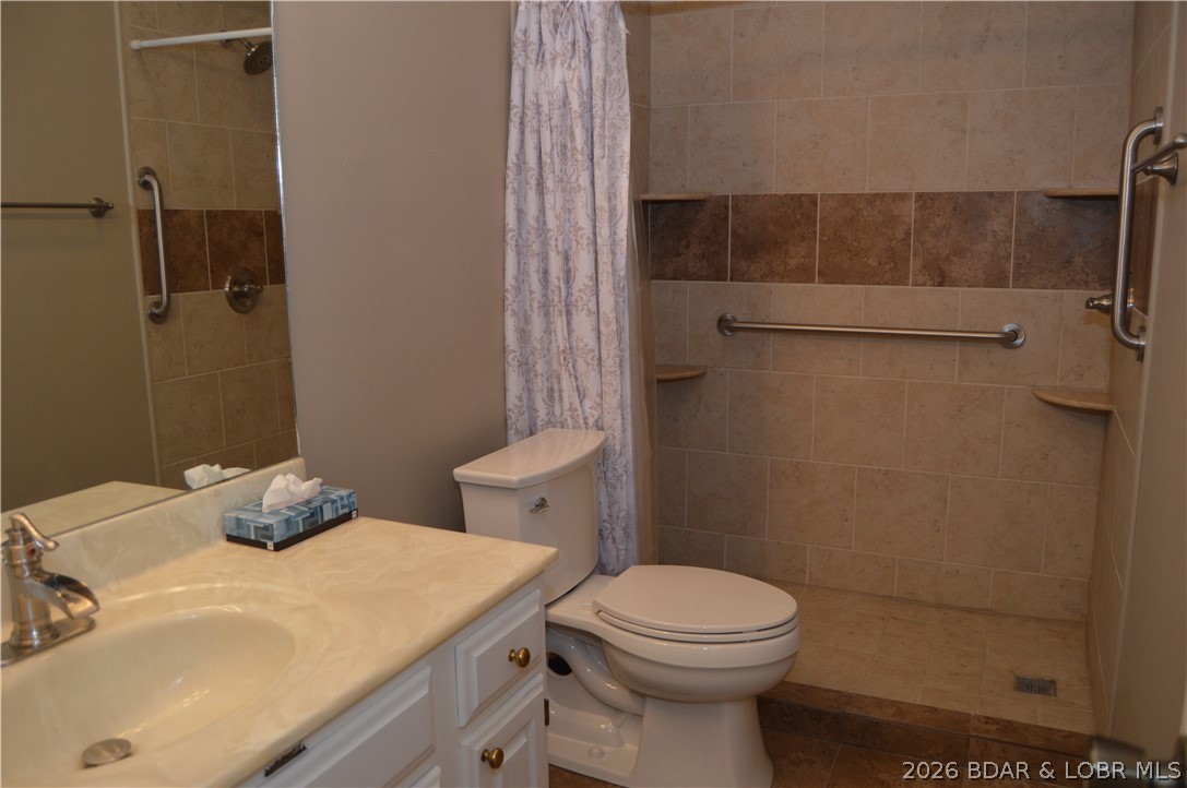 The Falls Condo - Residential