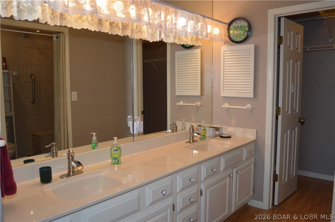 The Falls Condo - Residential