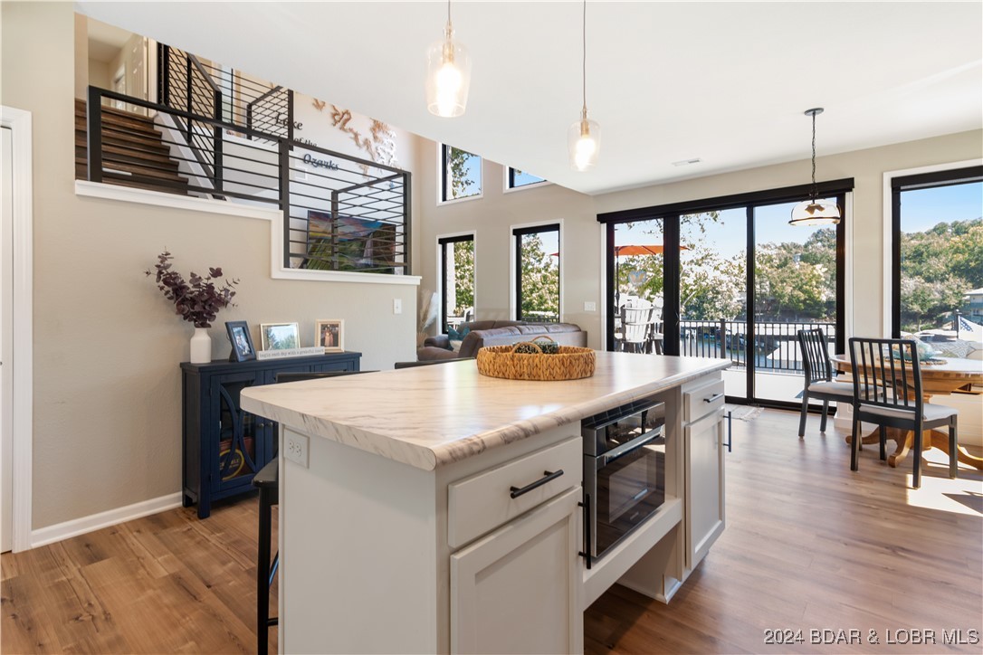 Lake Ozark, Missouri 65049, United States, 3 Bedrooms Bedrooms, ,3 BathroomsBathrooms,Residential,Contingent,44986