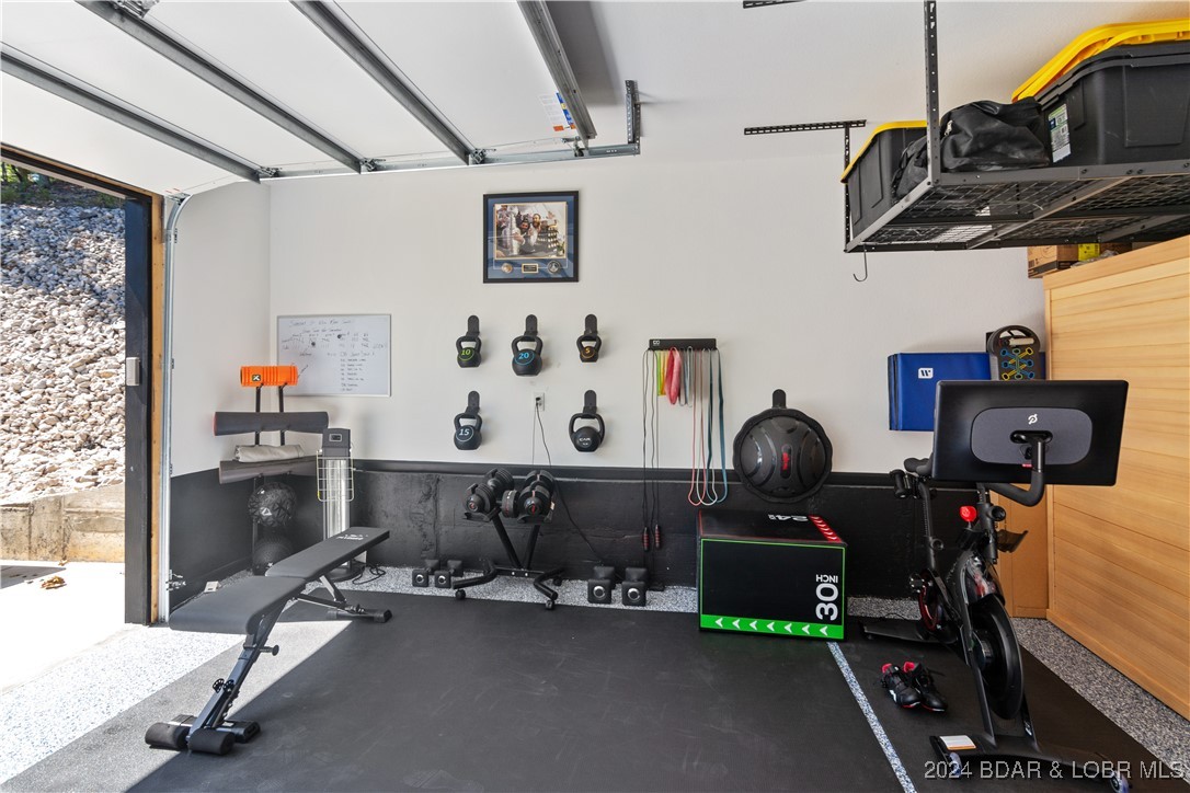 Lake Ozark, Missouri 65049, United States, 3 Bedrooms Bedrooms, ,3 BathroomsBathrooms,Residential,Contingent,44986