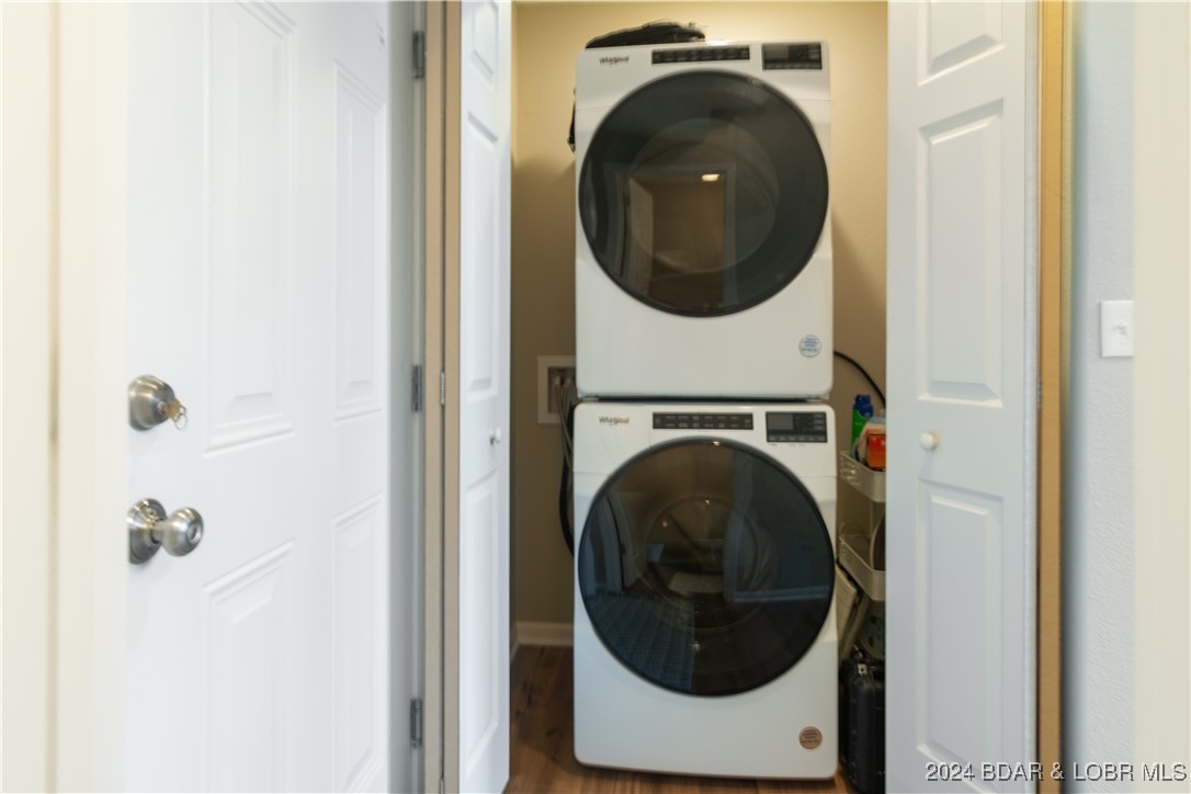 Lake Ozark, Missouri 65049, United States, 3 Bedrooms Bedrooms, ,3 BathroomsBathrooms,Residential,Contingent,44986