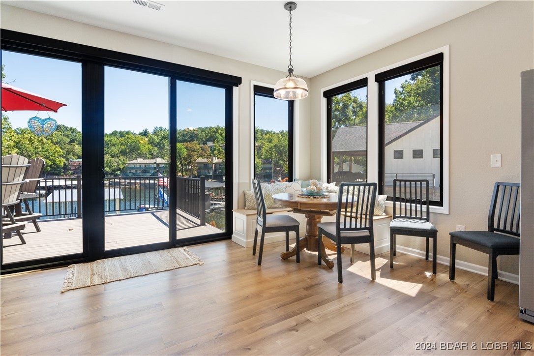 Lake Ozark, Missouri 65049, United States, 3 Bedrooms Bedrooms, ,3 BathroomsBathrooms,Residential,Contingent,44986